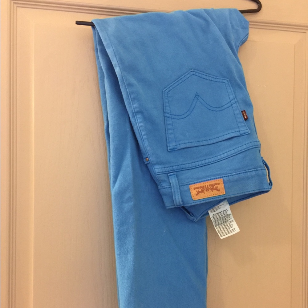 Levi’s women’s perfectly shaping/512 straight leg